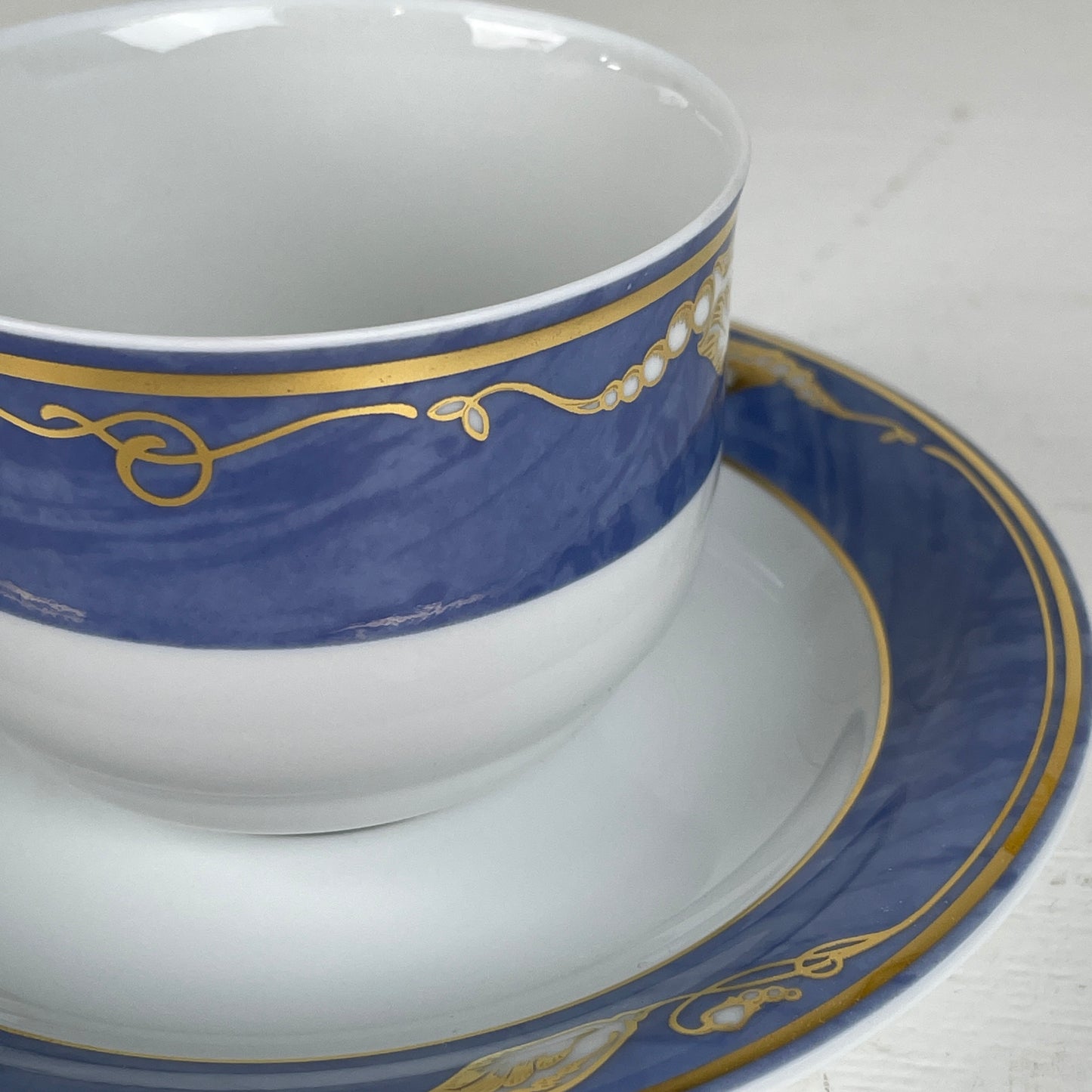 Royal Copenhagen “magnolia” kaffekop med underkop