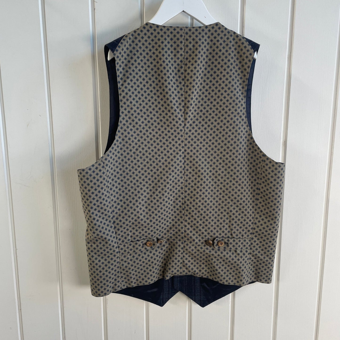 Bertoni vest str large - Mission Afrika Genbrug