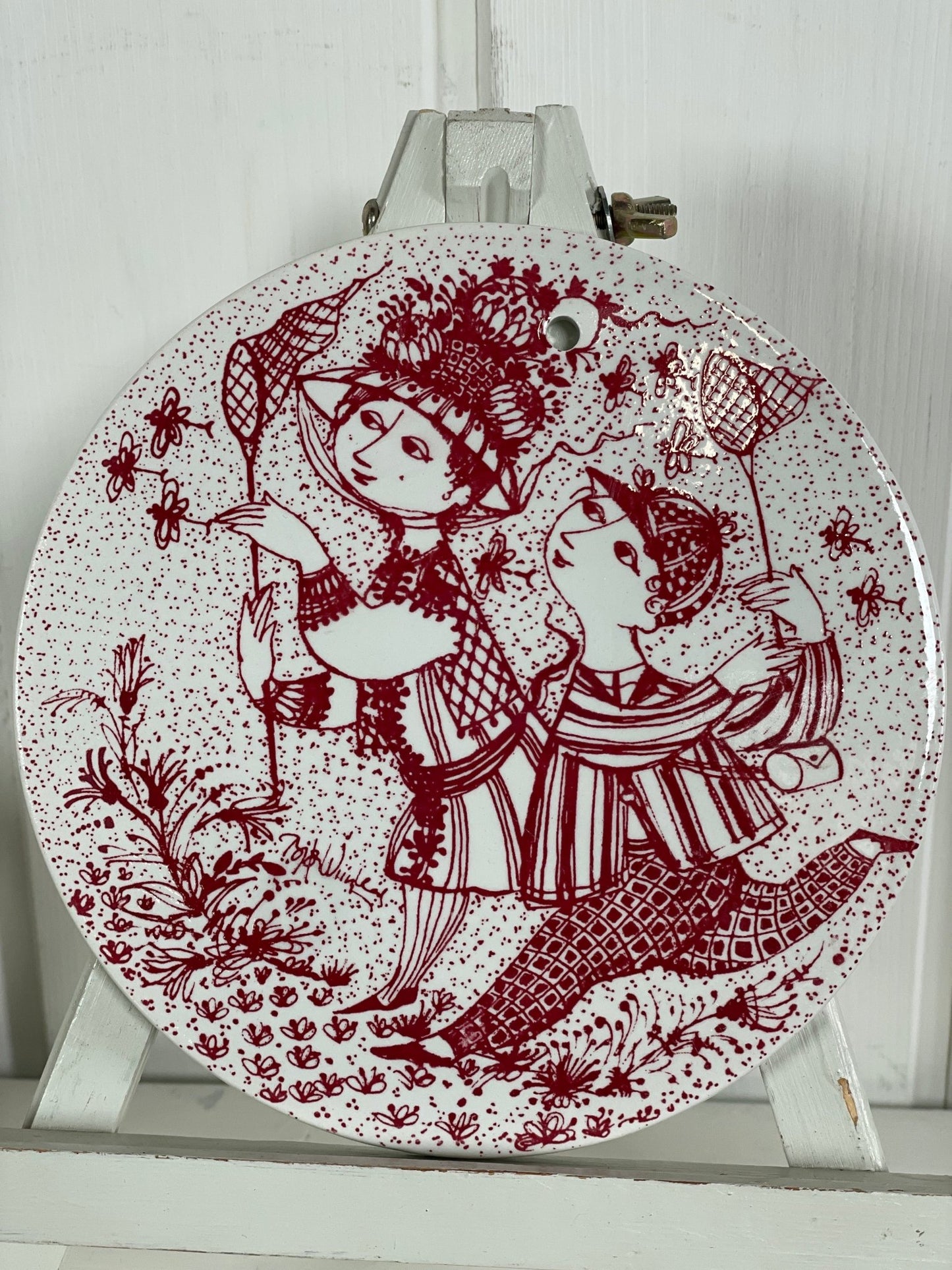 Bjørn Wiinblad månedsplatter - rød - Mission Afrika Genbrug