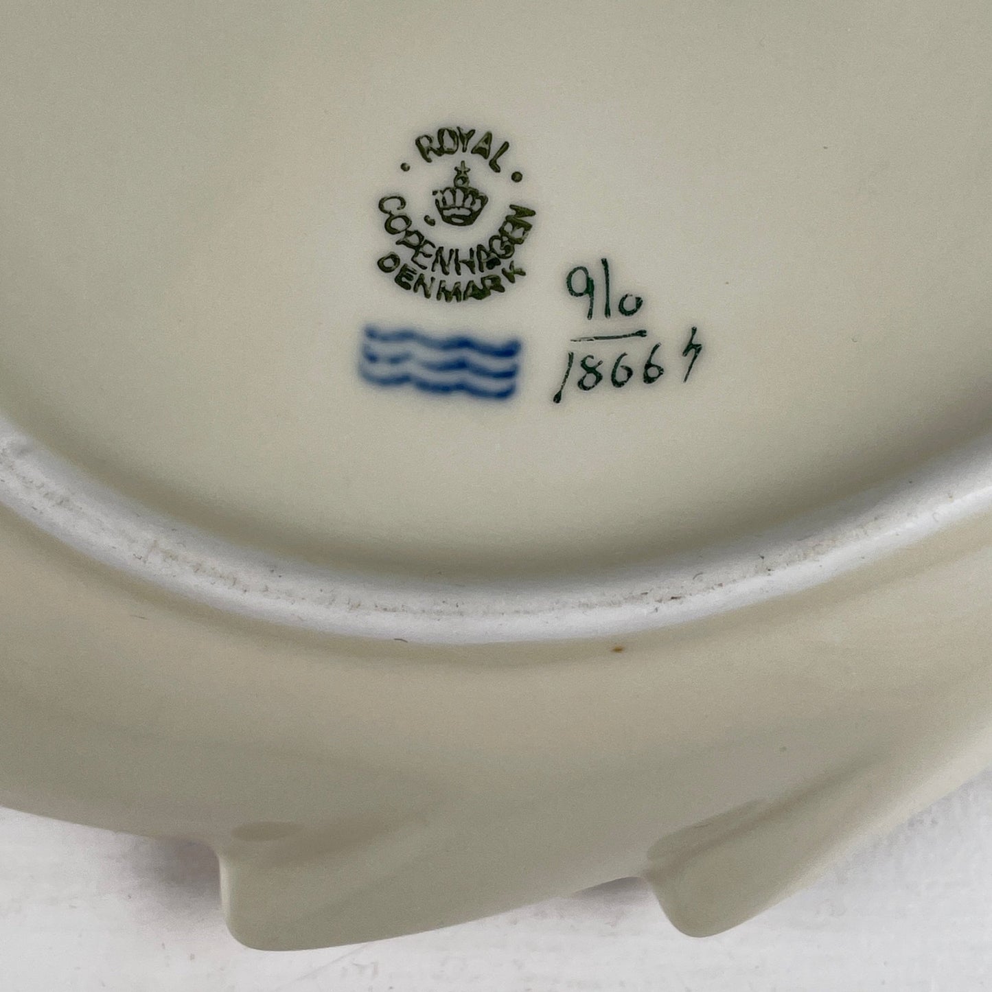 Bladformet asiet, Frijsenborg, Royal Copenhagen - Mission Afrika Genbrug