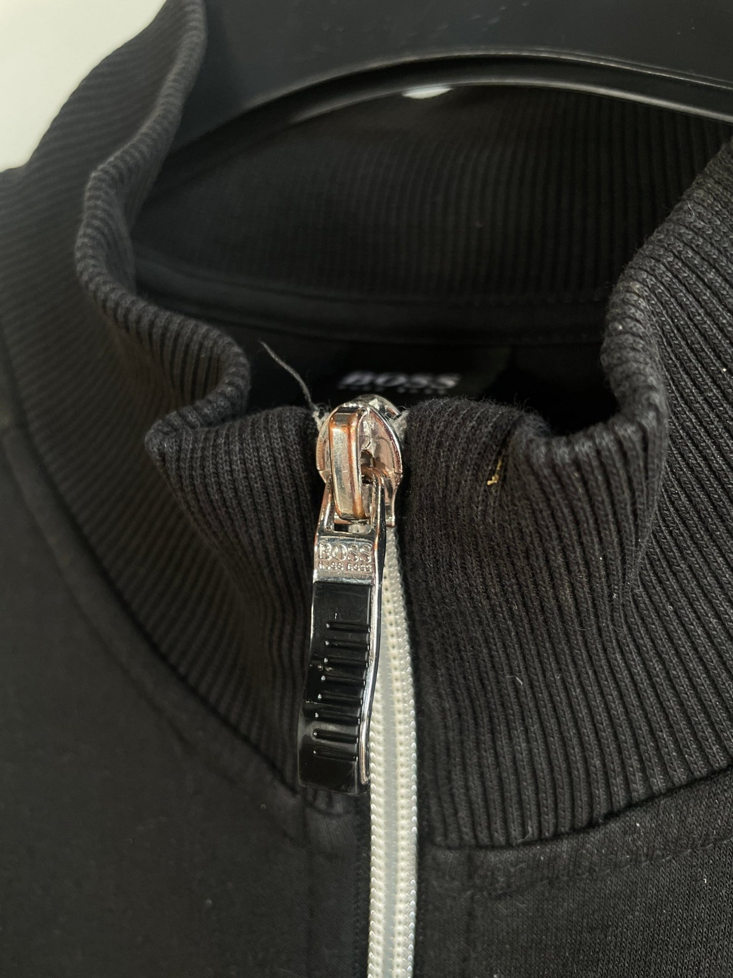 Boss Hugo Boss Hoodie str L - Mission Afrika Genbrug