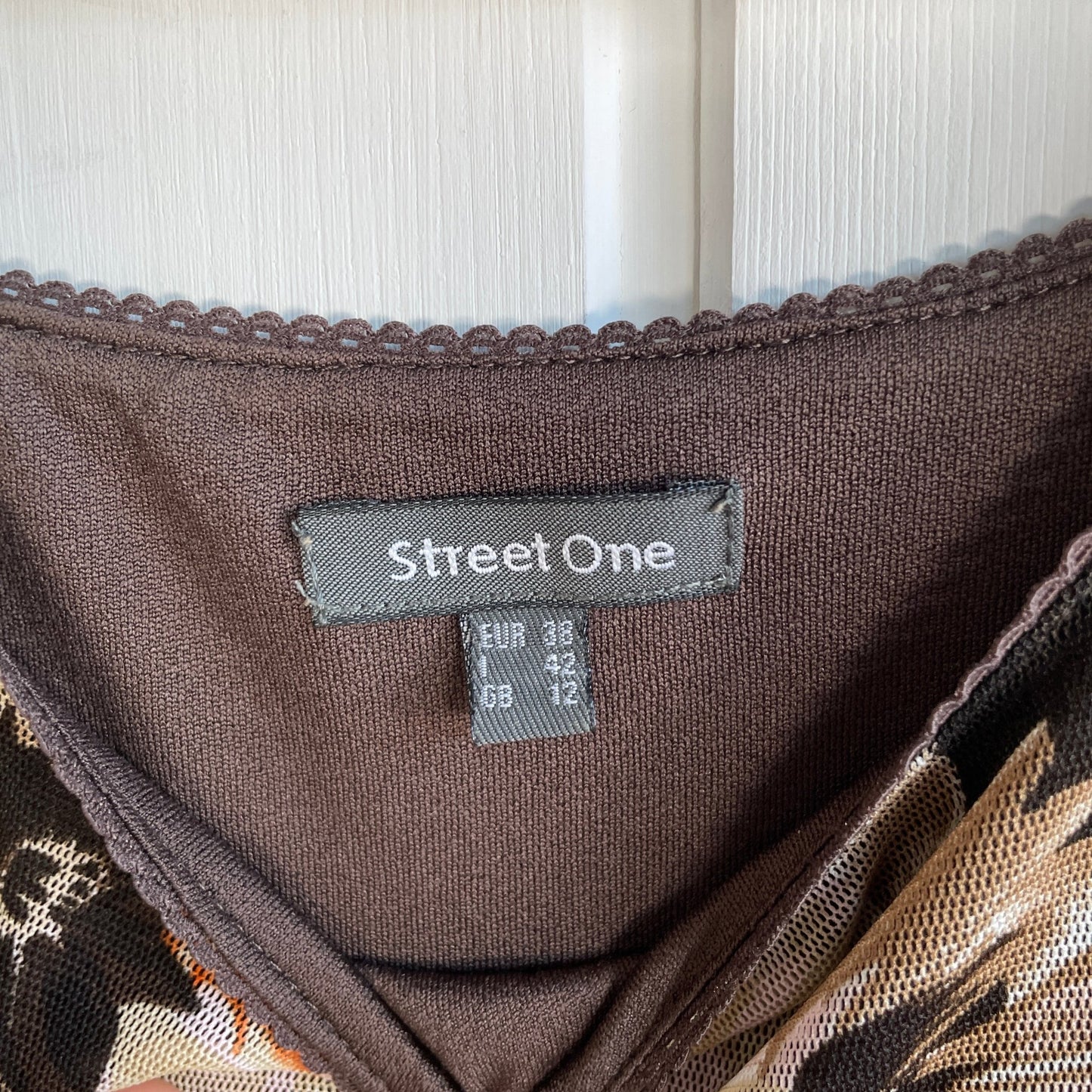 Kjole str 38 - Mission Afrika Genbrug