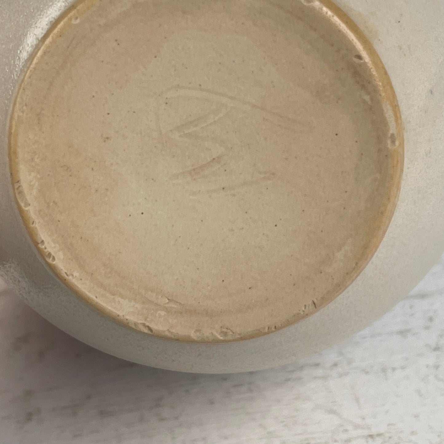 Lille keramikvase med noder - Mission Afrika Genbrug