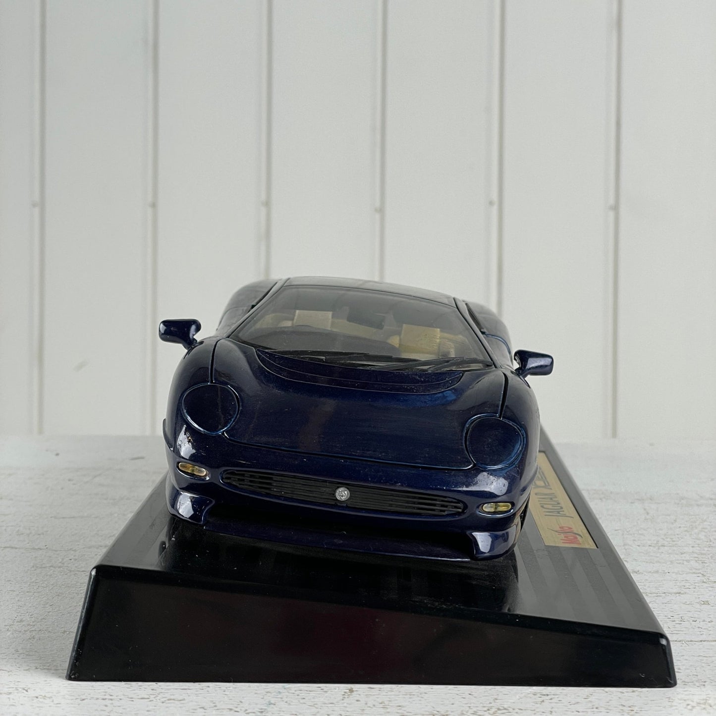 Modelbil Jaguar XJ220 - Mission Afrika Genbrug