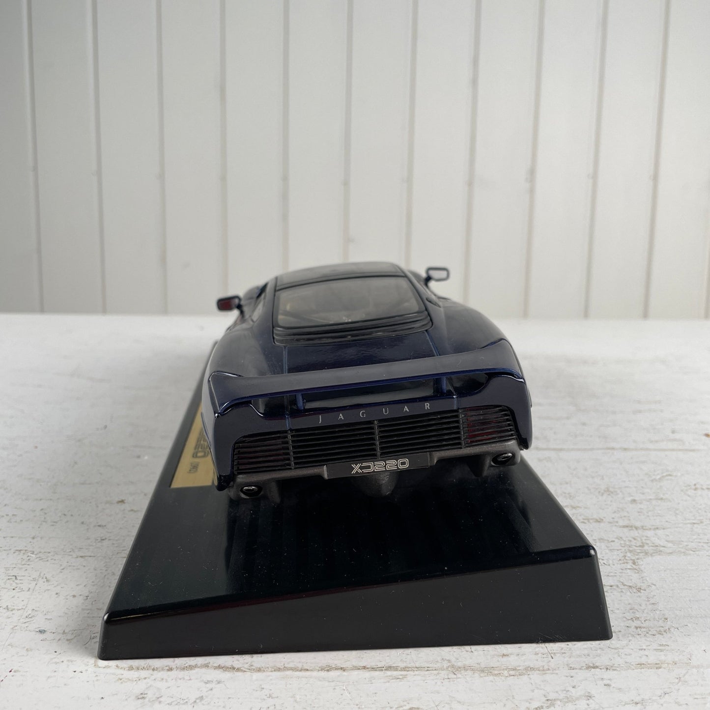 Modelbil Jaguar XJ220 - Mission Afrika Genbrug