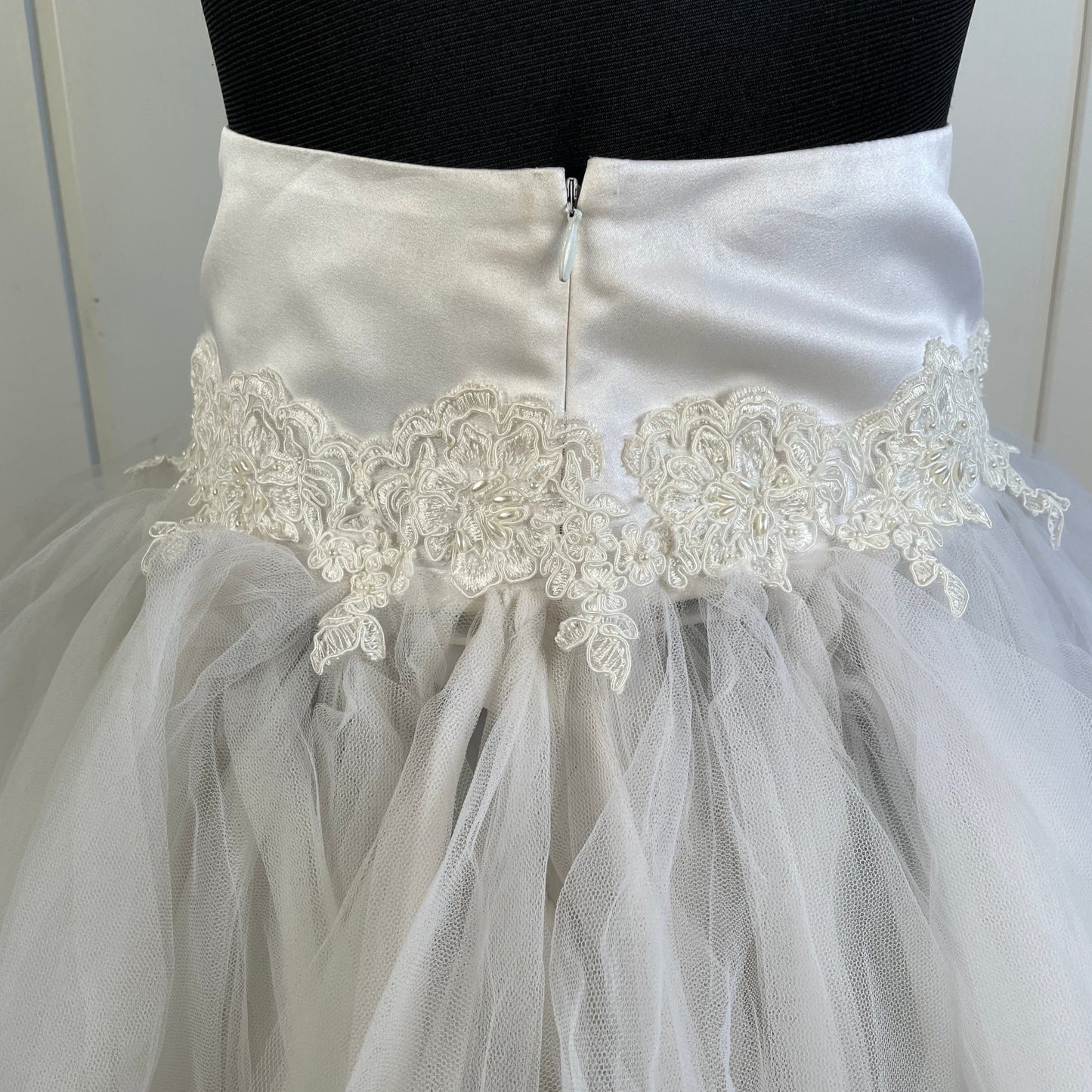 Nederdel i tyl - Mission Afrika Genbrug