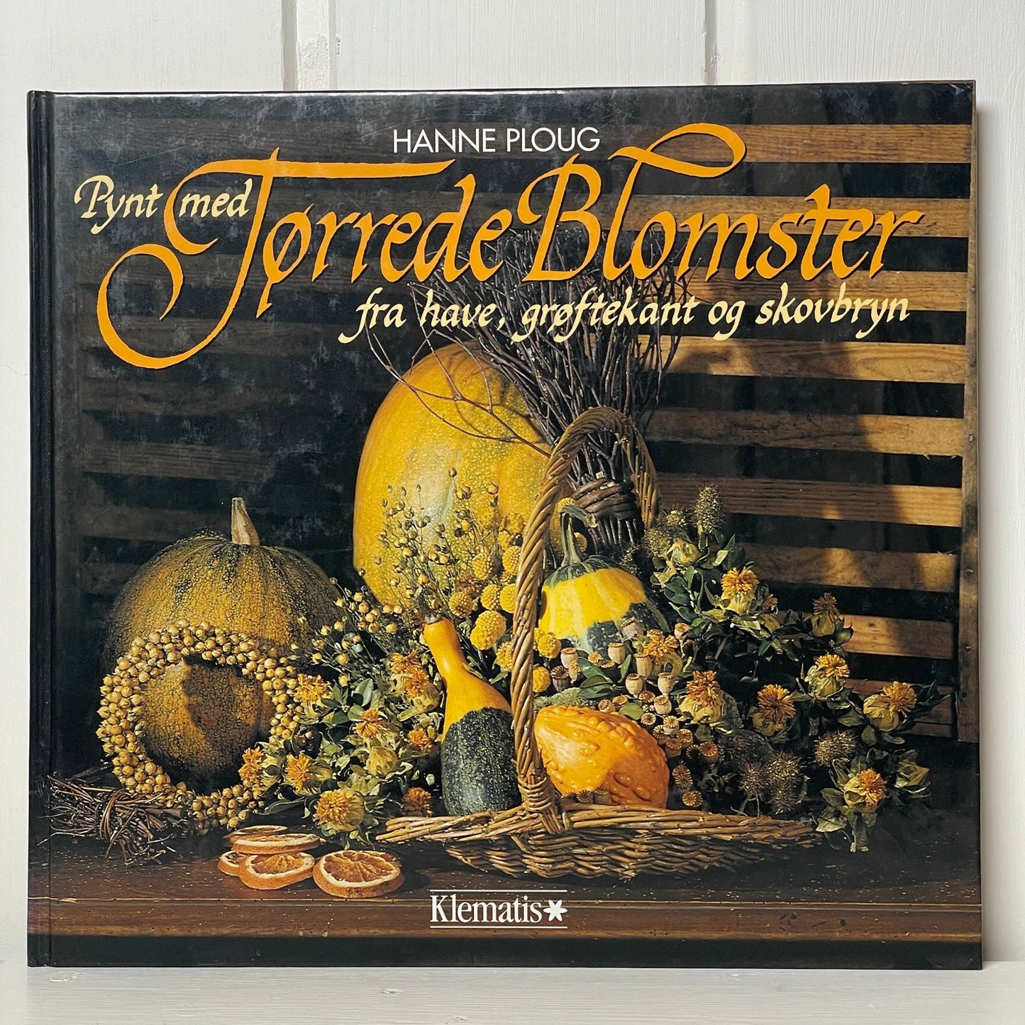 Pynt med tørrede blomster fra have, grøftekant og skovbryn - Mission Afrika Genbrug