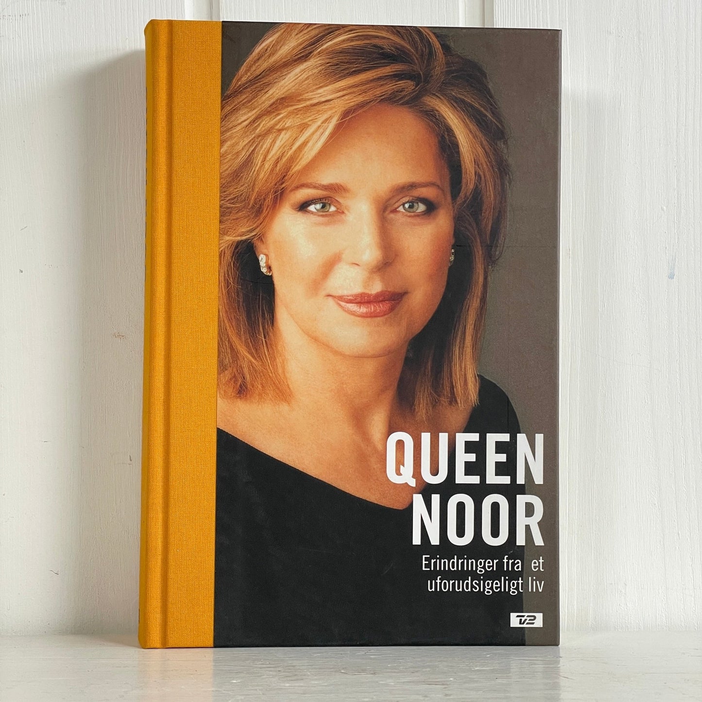 Queen Noor - Erindringer fra et uforudsigeligt liv - Mission Afrika Genbrug