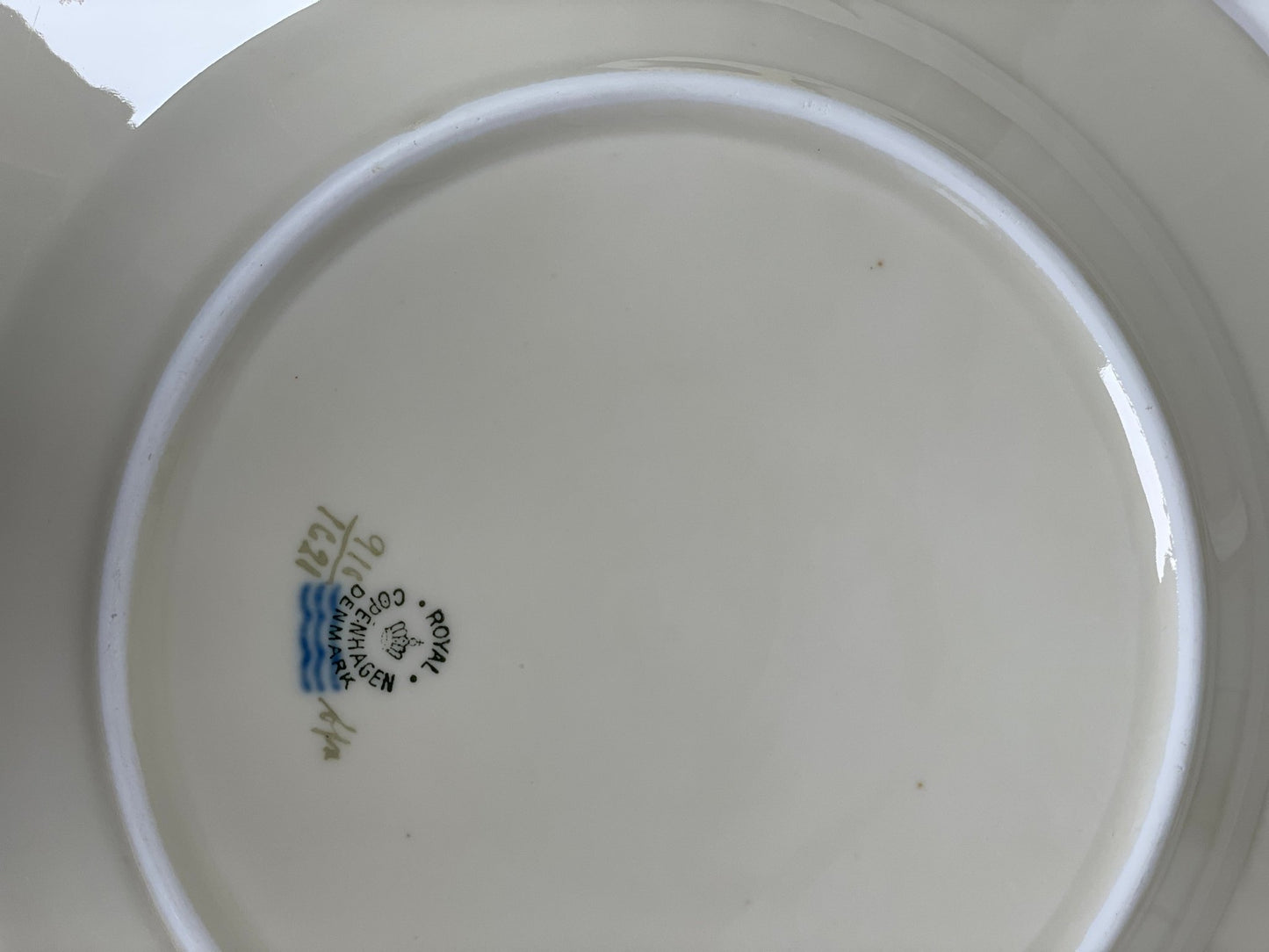 Royal Copenhagen “Frijsenborg” middagstallerken - Mission Afrika Genbrug