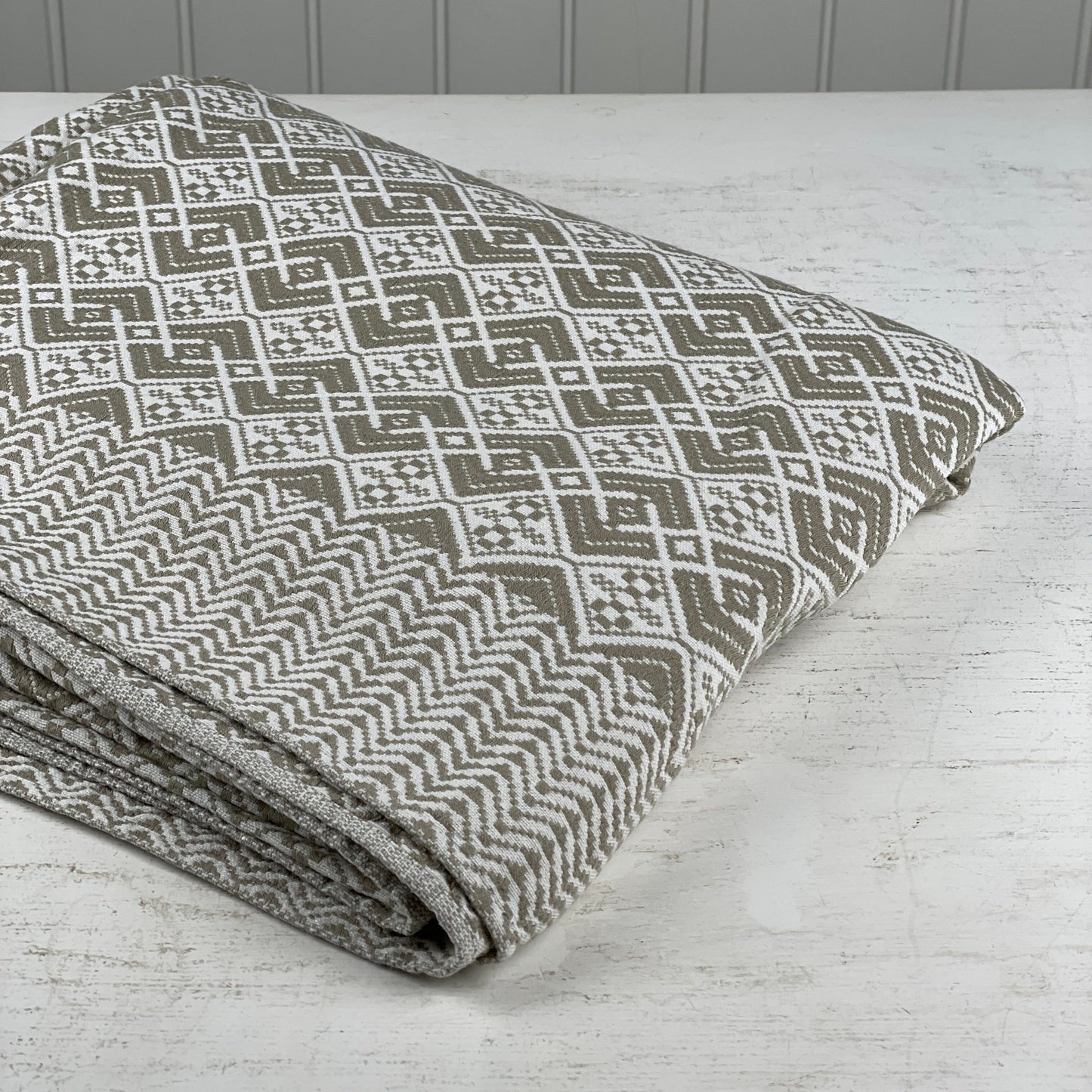 Stor jacquardvævet vintage dug - Mission Afrika Genbrug