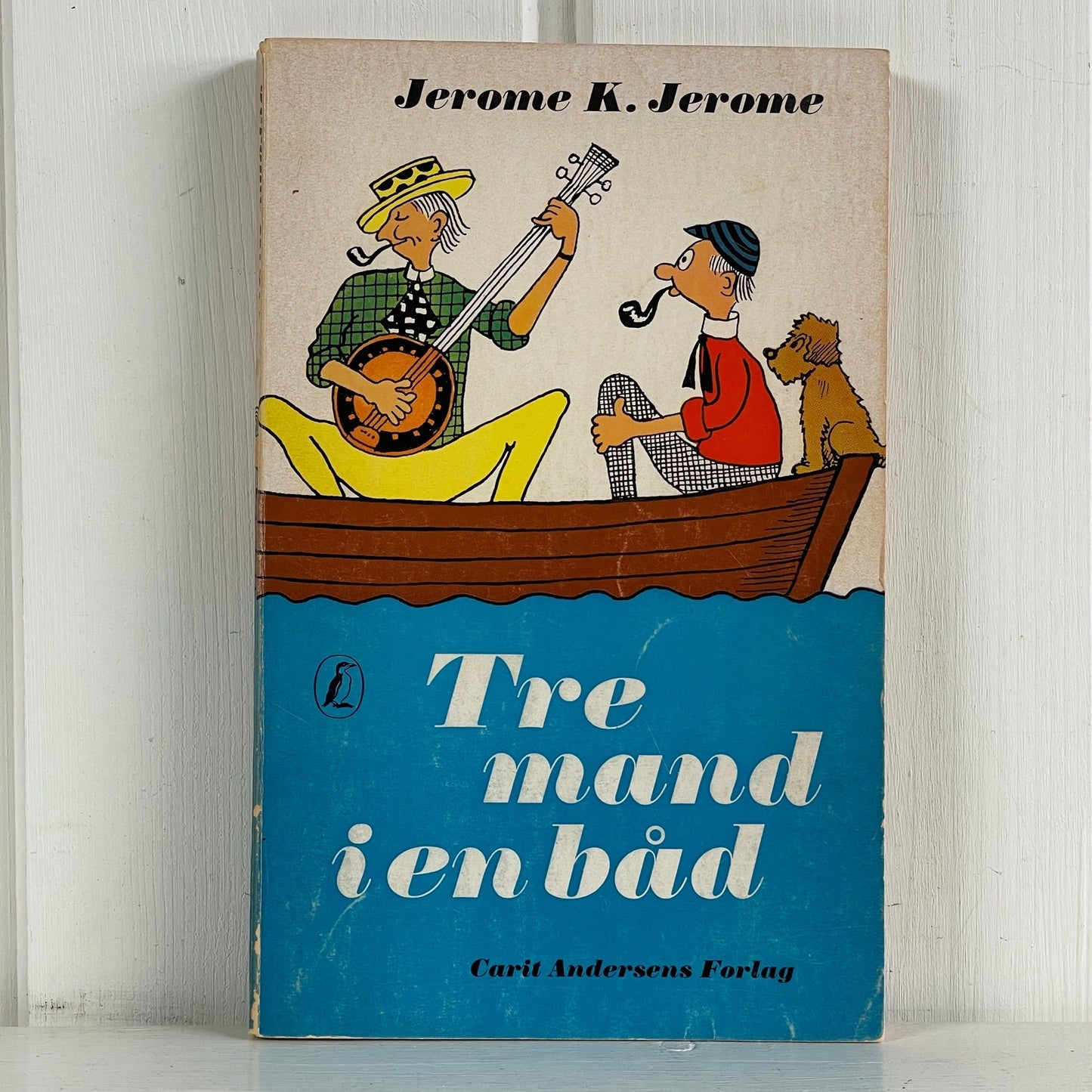 Tre mand i en båd - Mission Afrika Genbrug