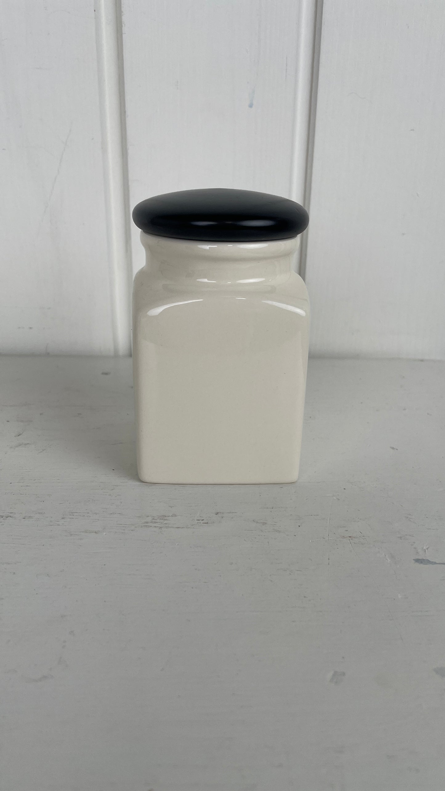 Krukke til paprika, Henry Watson Pottery