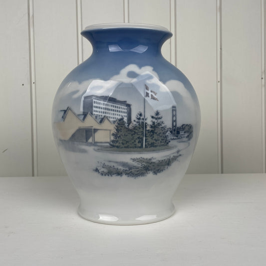 Royal Copenhagen Veteran vase