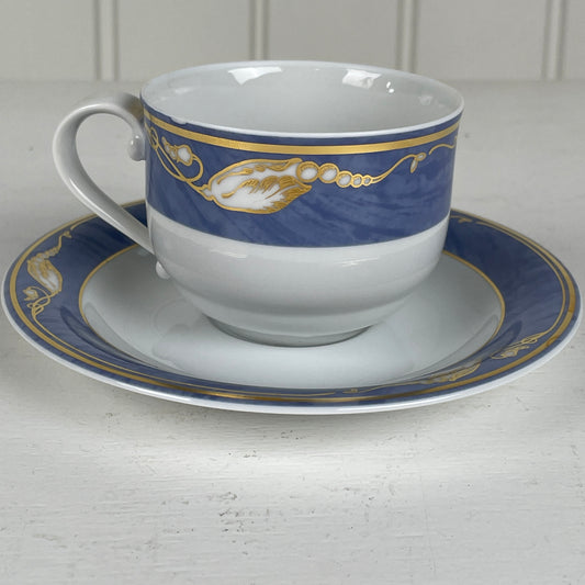 Royal Copenhagen “magnolia” kaffekop med underkop