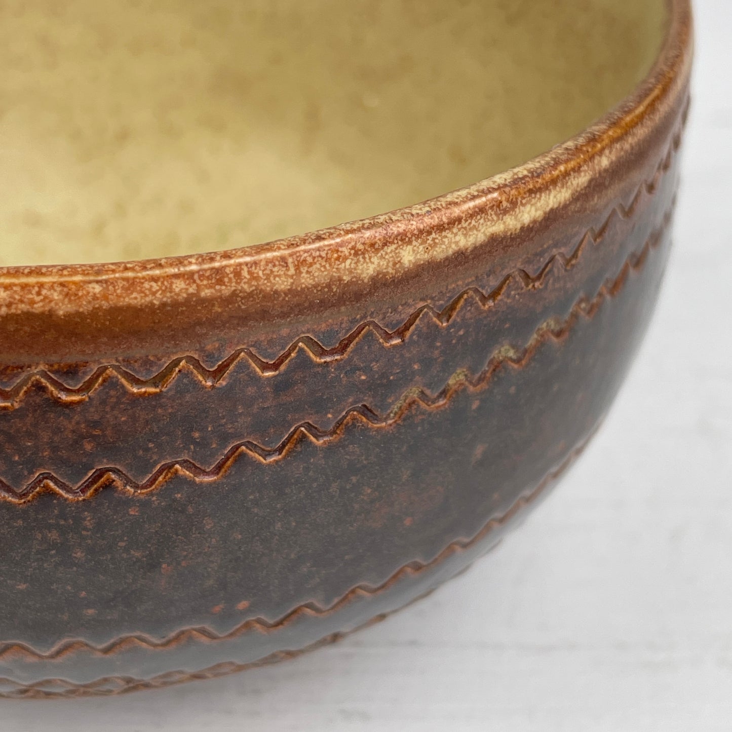 Unik hånddrejet skål