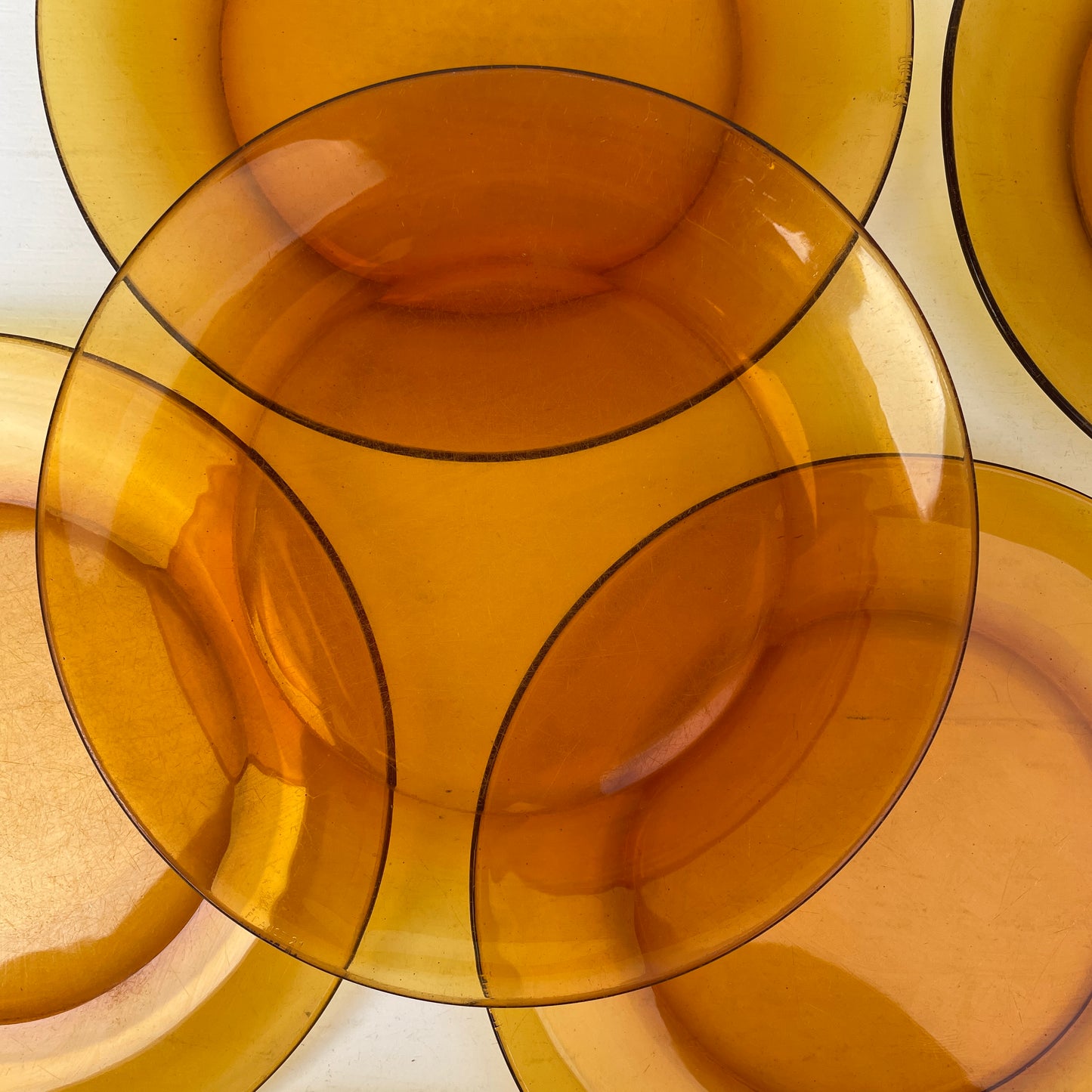 6 stk. retro tallerkener i ravfarvet glas, Duralex