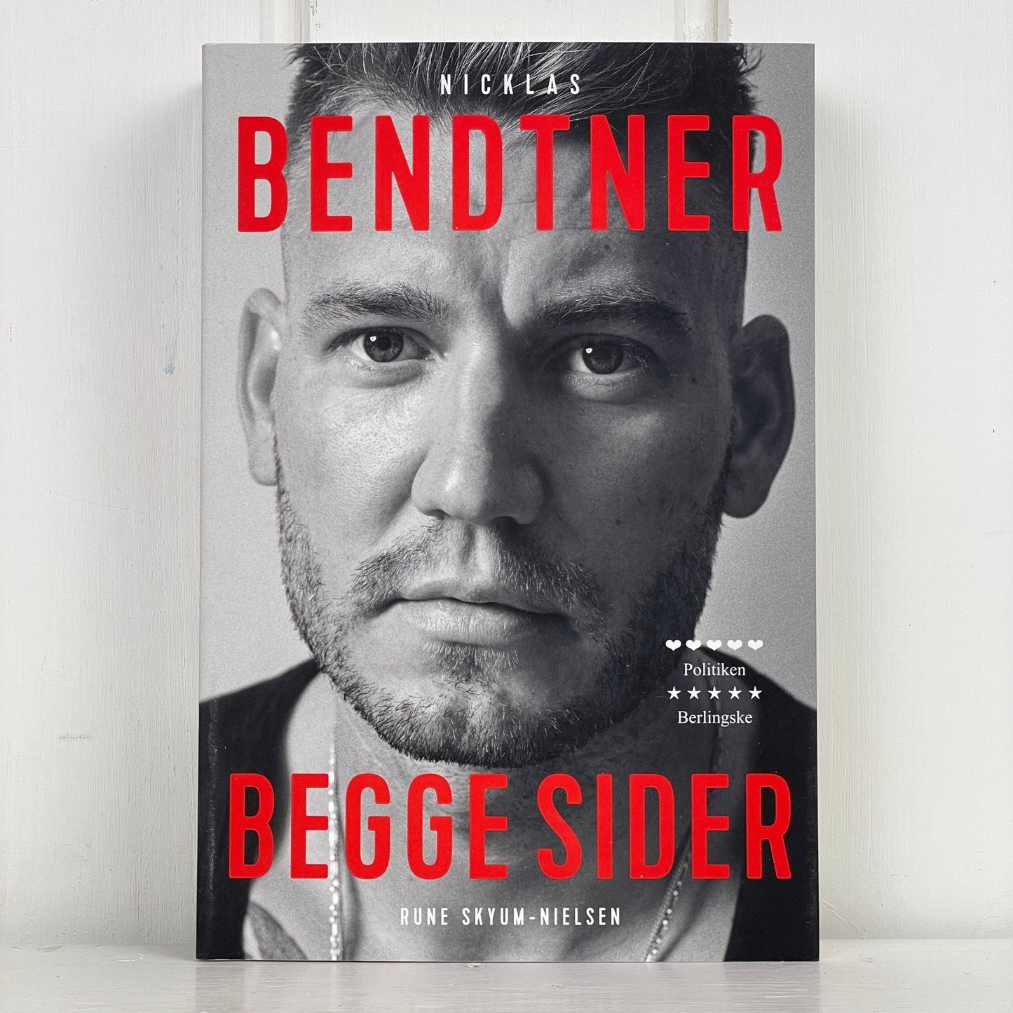 Bendtner Begge sider - Mission Afrika Genbrug