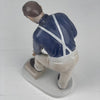 Bing og Grøndahl porcelænsfigur “tømreren” af Paul Hauch Carlsen - Mission Afrika Genbrug