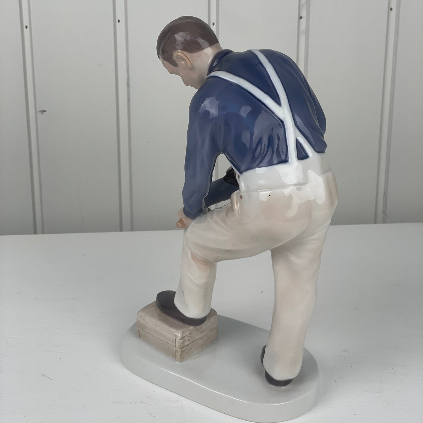 Bing og Grøndahl porcelænsfigur “tømreren” af Paul Hauch Carlsen - Mission Afrika Genbrug