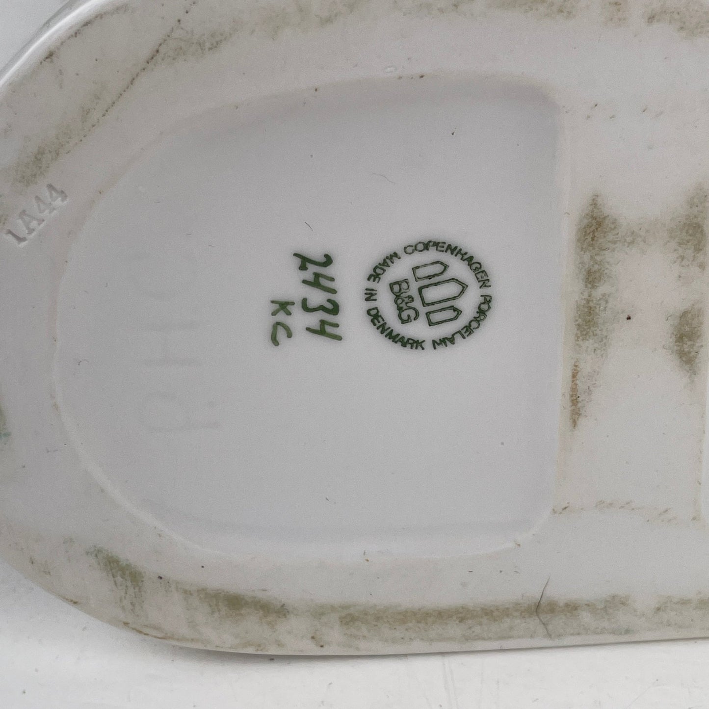 Bing og Grøndahl porcelænsfigur “tømreren” af Paul Hauch Carlsen - Mission Afrika Genbrug