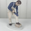 Bing og Grøndahl porcelænsfigur “tømreren” af Paul Hauch Carlsen - Mission Afrika Genbrug