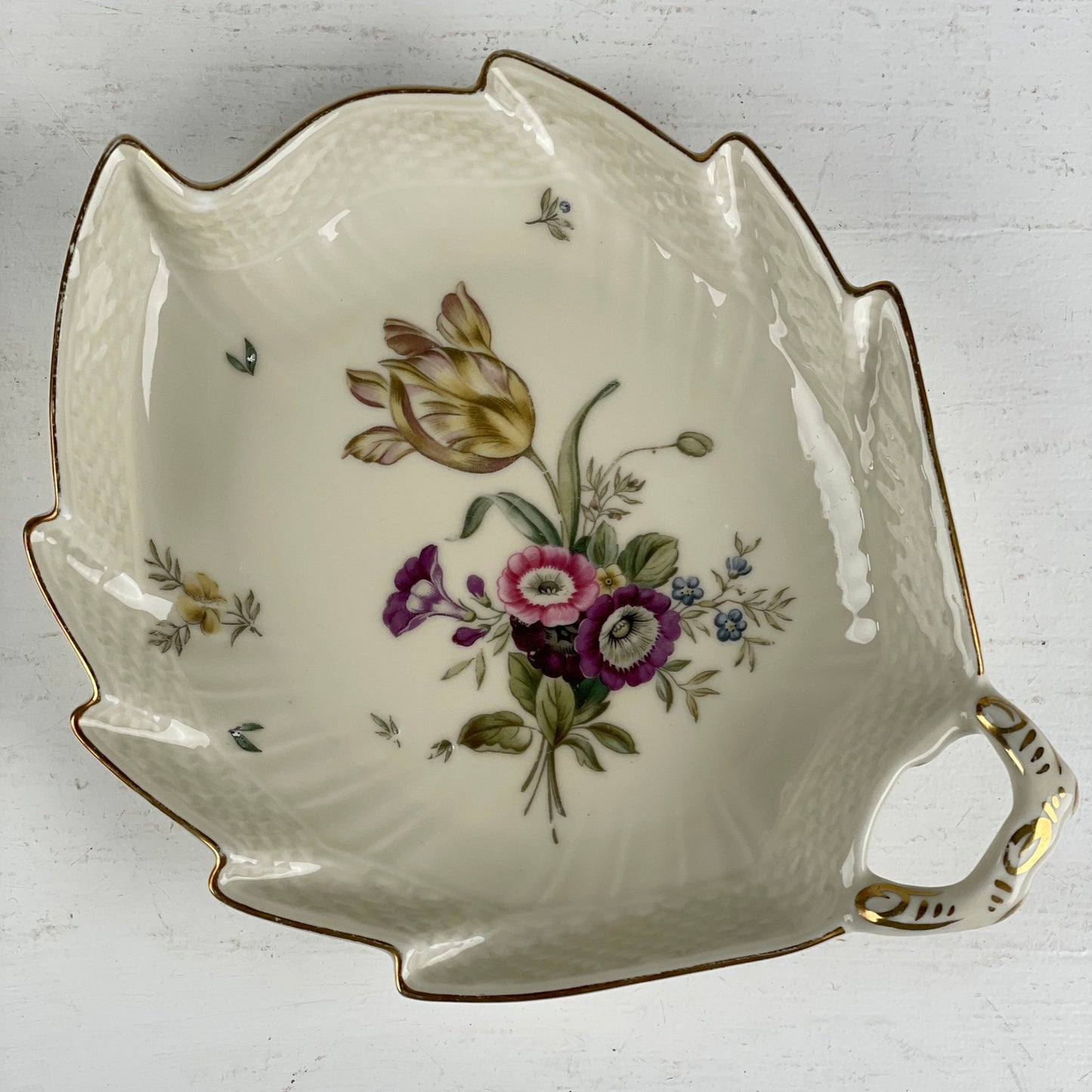 Bladformet asiet, Frijsenborg, Royal Copenhagen - Mission Afrika Genbrug