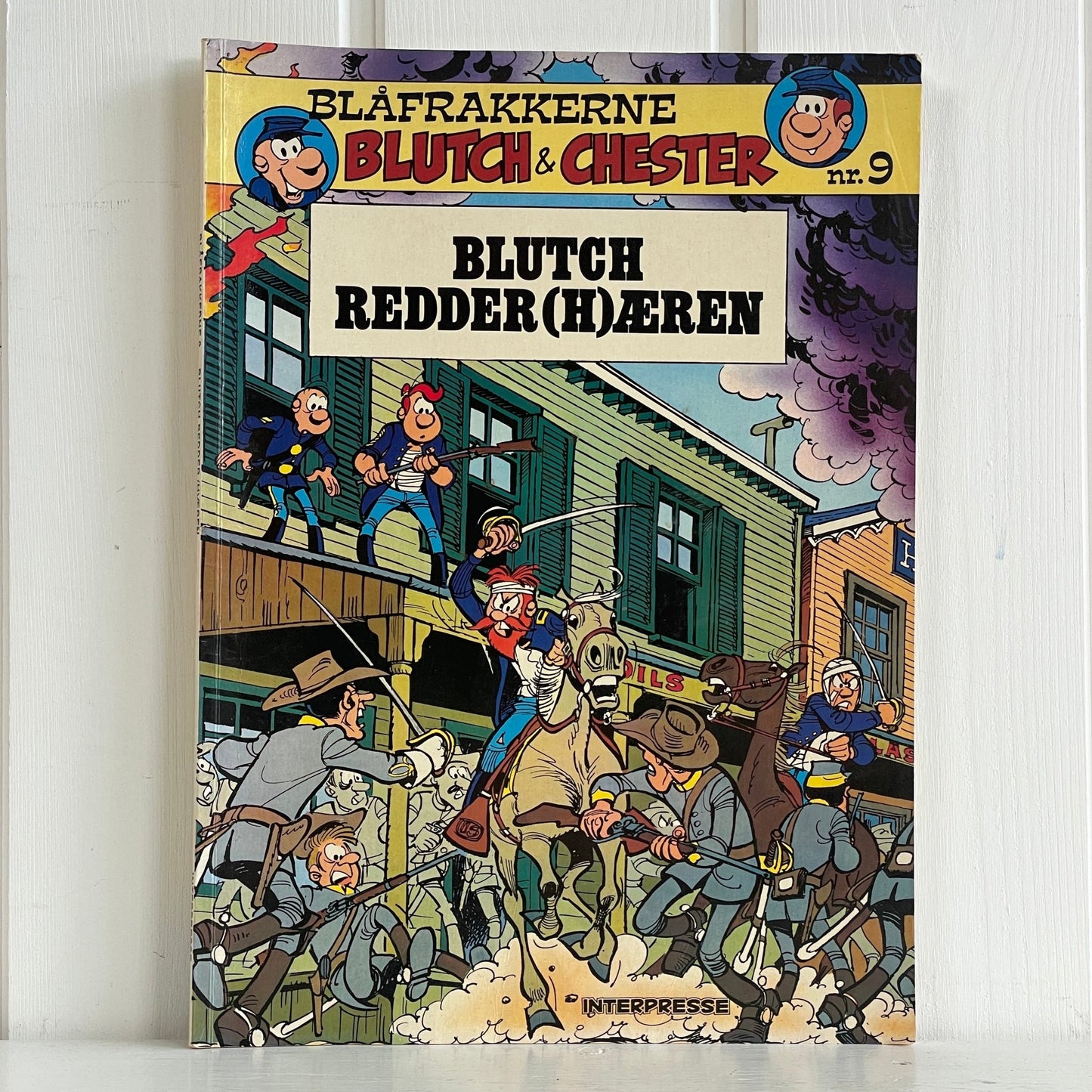 Blåfrakkerne 9: Blutch redder (h)æren - Mission Afrika Genbrug