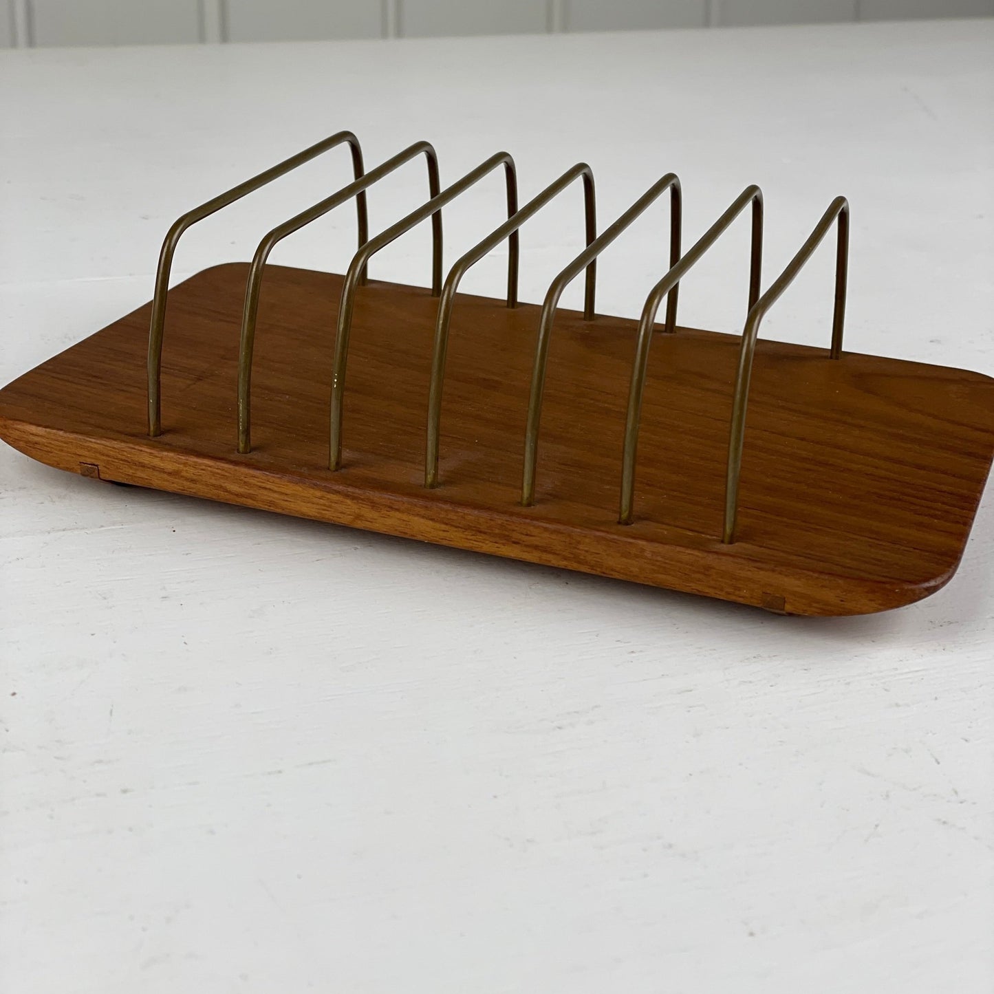 Brødstativ i teak og messing - Mission Afrika Genbrug