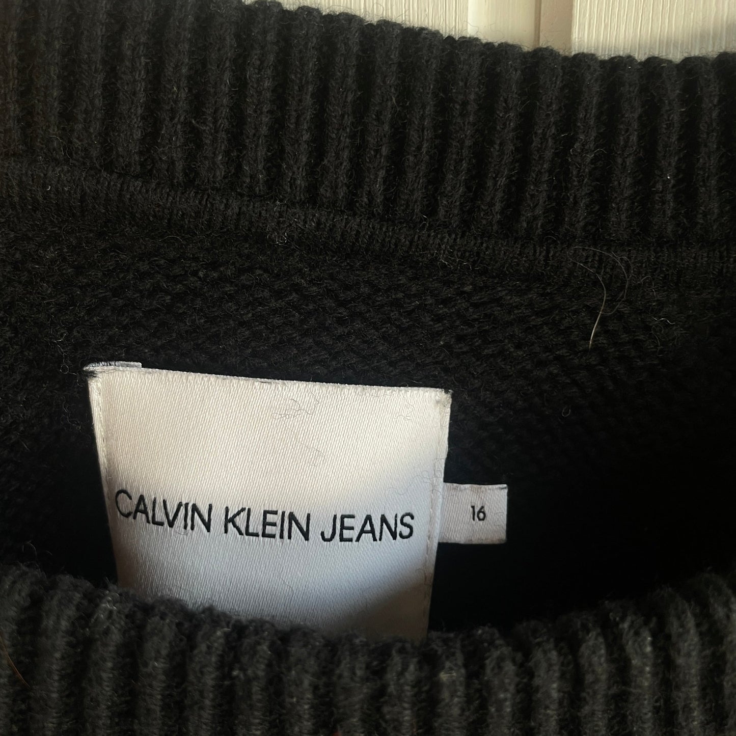 Calvin Klein sweater str 42 - Mission Afrika Genbrug