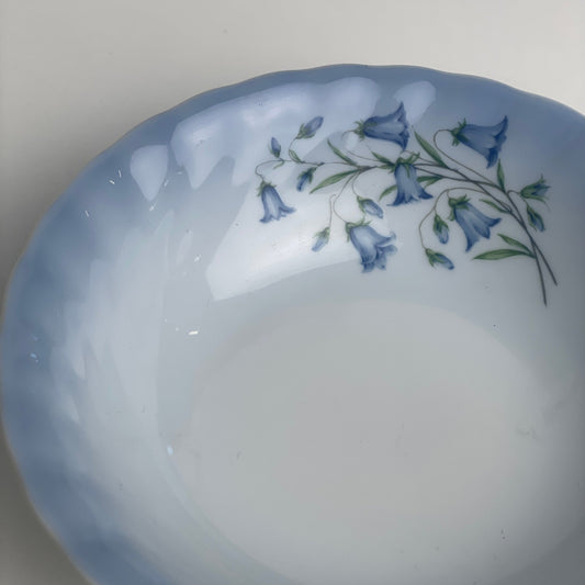Christineholm porcelænsskål med klokkeblomst - Mission Afrika Genbrug