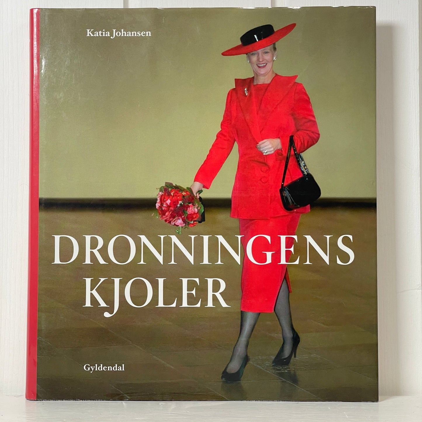 Dronningens kjoler - Mission Afrika Genbrug