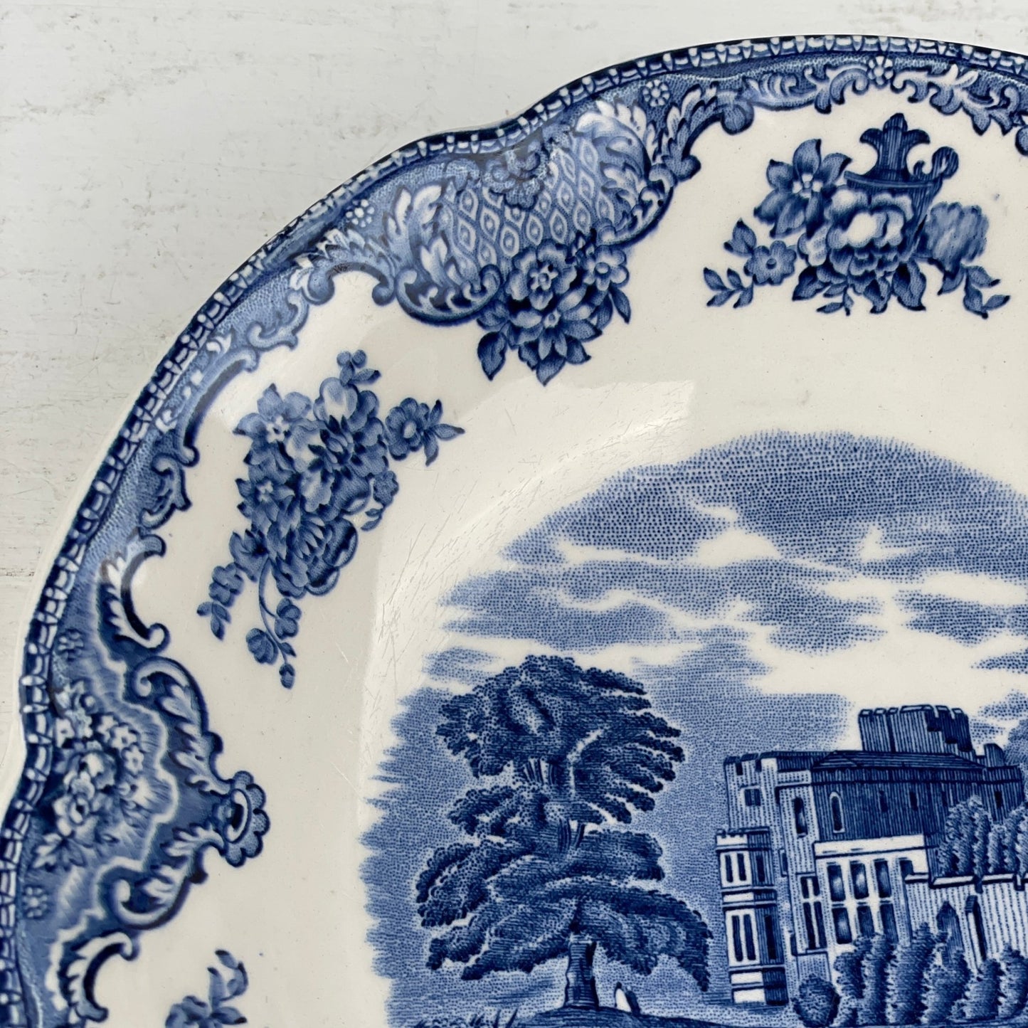 Dyb tallerken, Engelsk Fajance - Mission Afrika Genbrug