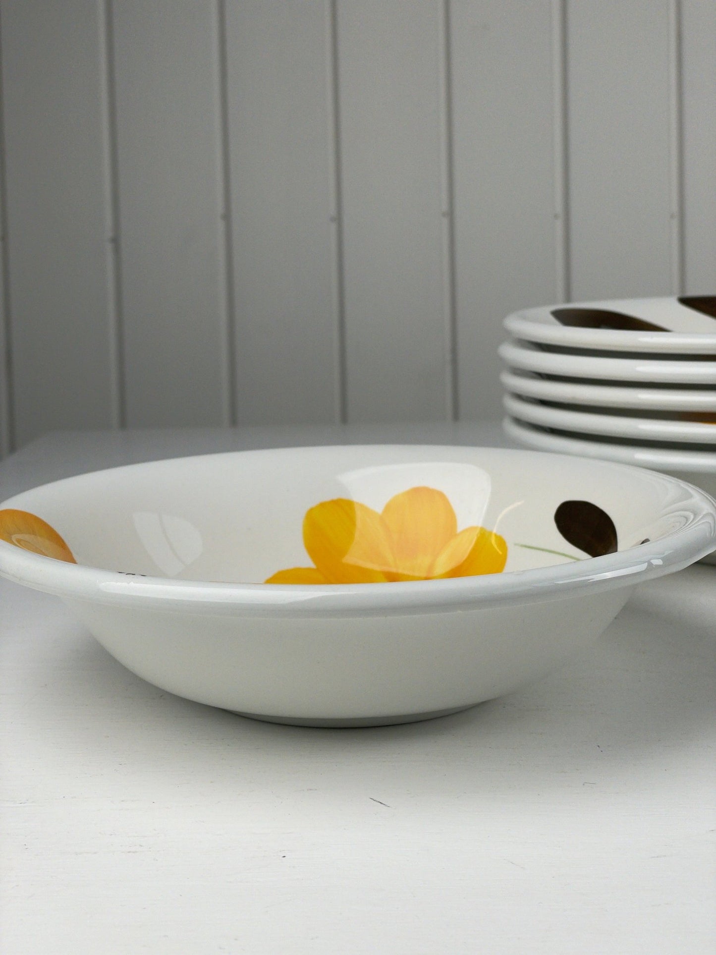 Dybe tallerkner med blomstermotiv 6stk - Mission Afrika Genbrug