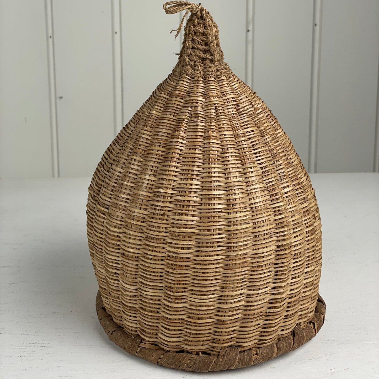 Flettet kurv til pynt - Mission Afrika Genbrug