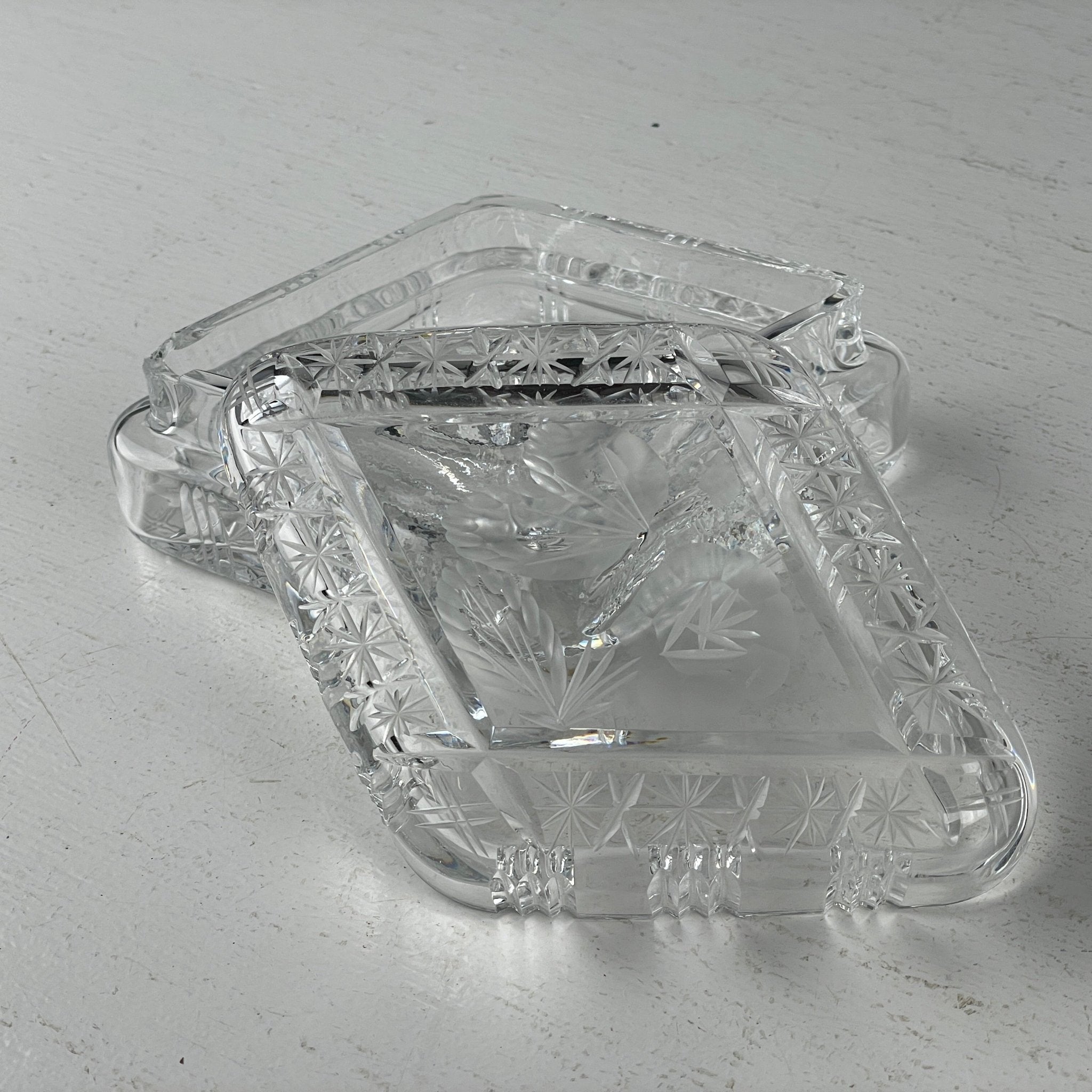 Glas med låg - Mission Afrika Genbrug