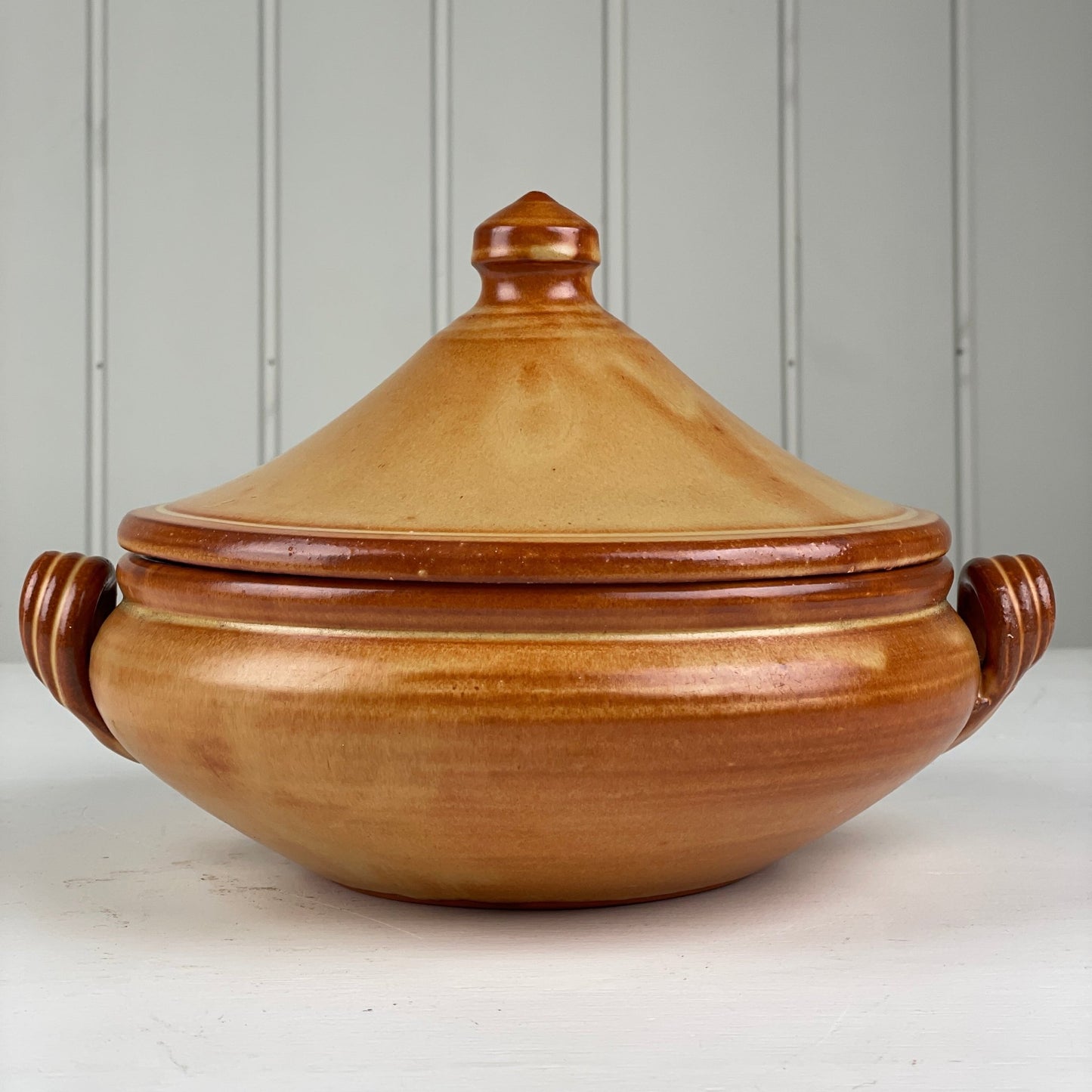 Håndlavet lågfad/Terrin i ler - Mission Afrika Genbrug