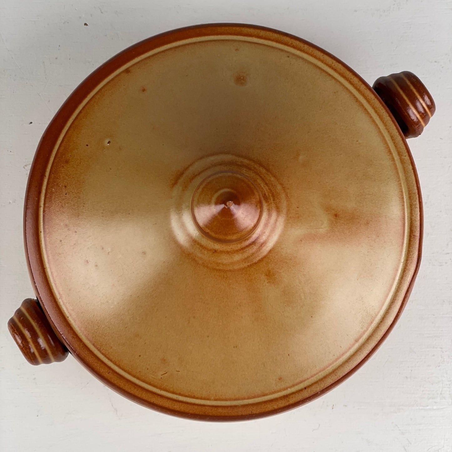 Håndlavet lågfad/Terrin i ler - Mission Afrika Genbrug
