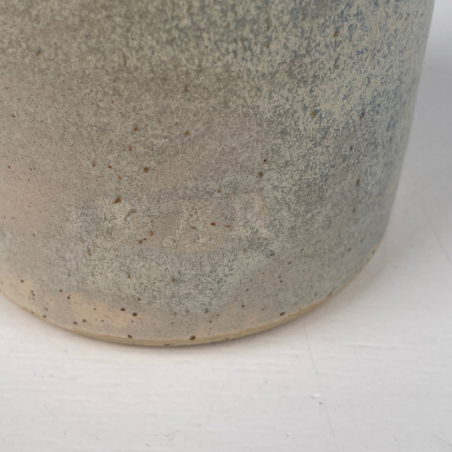 Keramik kop med hank, Kathrine Marie - Mission Afrika Genbrug