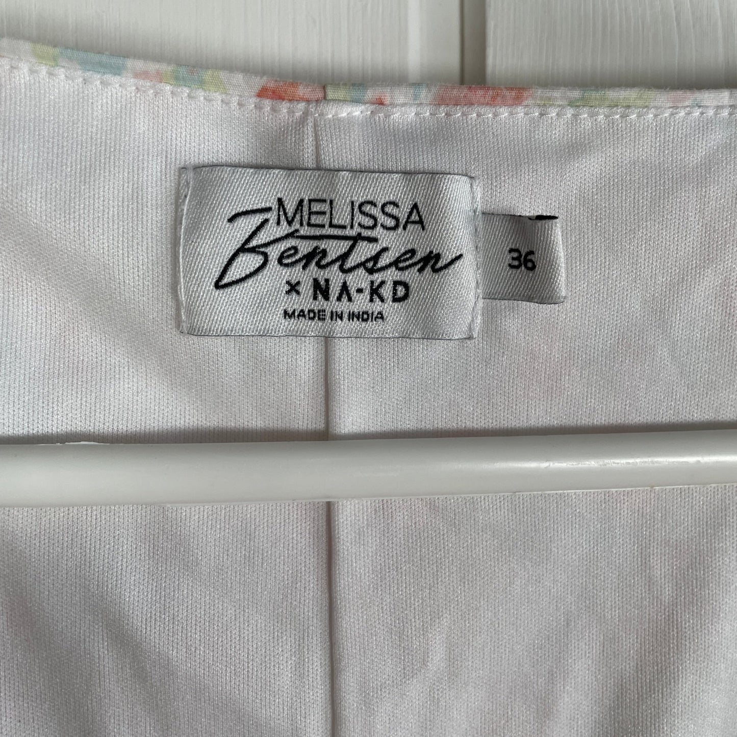 Kjole str 36 - Mission Afrika Genbrug