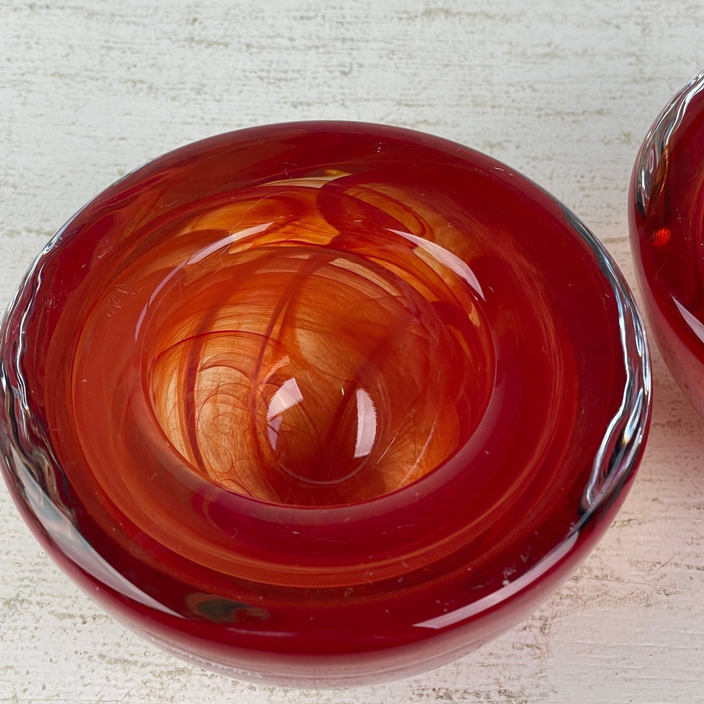 Kosta Boda “Atoll” fyrfadsstager i glas. Sælges samlet. - Mission Afrika Genbrug