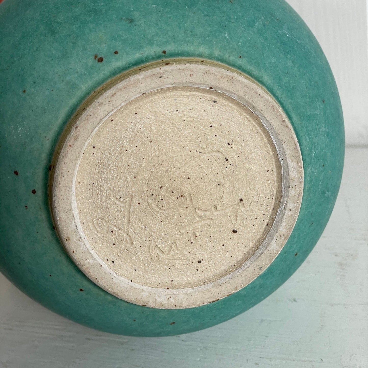 Lertøjs vase med grøn glasur - Mission Afrika Genbrug