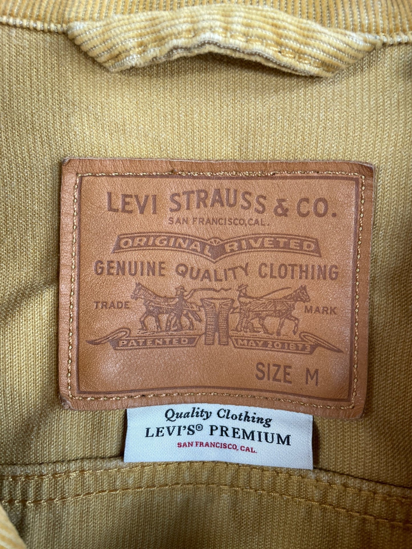 Levi’s Jakke str M - Mission Afrika Genbrug