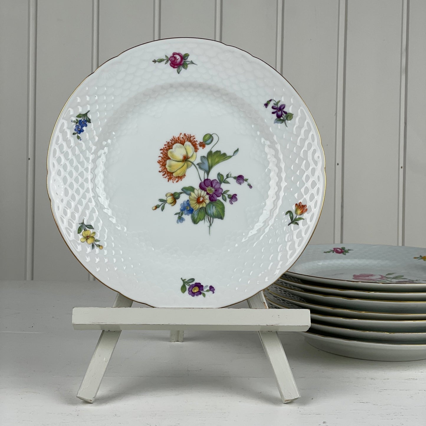 Middagstallerkener, 8 stk., Saksisk Blomst, Bing & Grøndahl - Mission Afrika Genbrug