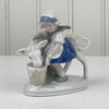 Porcelæns figur, pige med kalv - Mission Afrika Genbrug