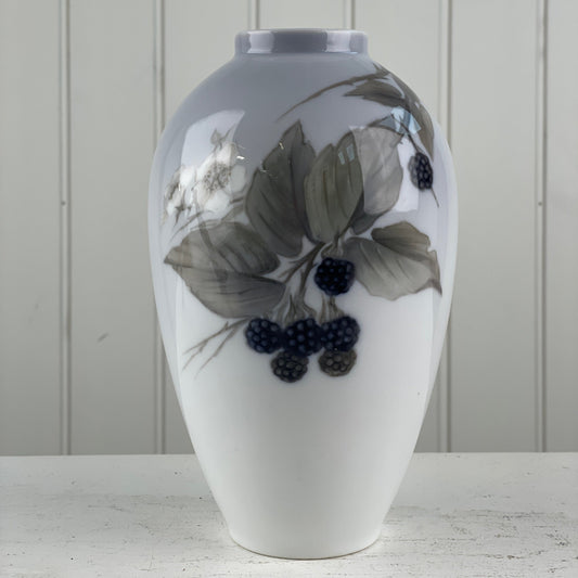 Royal Copenhagen Art Nouveau vase - Frk. Rose