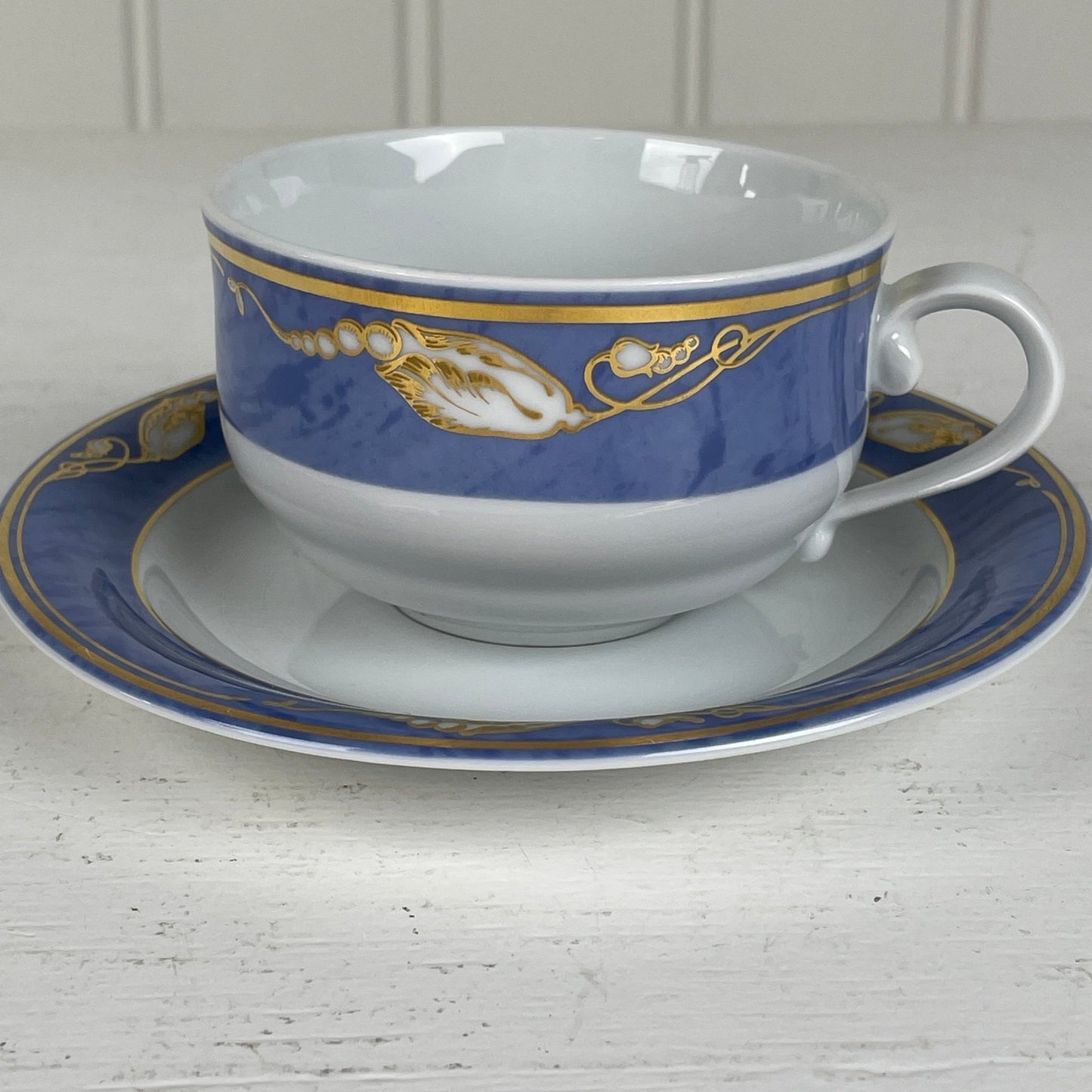 Royal Copenhagen “blå magnolia” thekop med underkop - Mission Afrika Genbrug