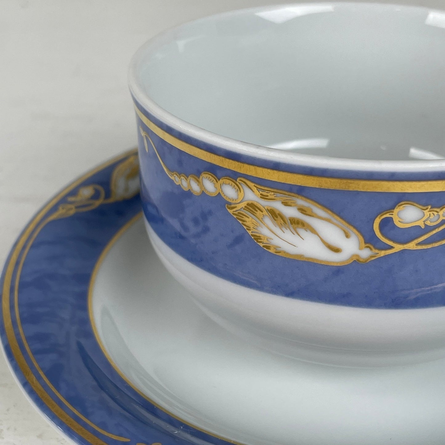 Royal Copenhagen “blå magnolia” thekop med underkop - Mission Afrika Genbrug