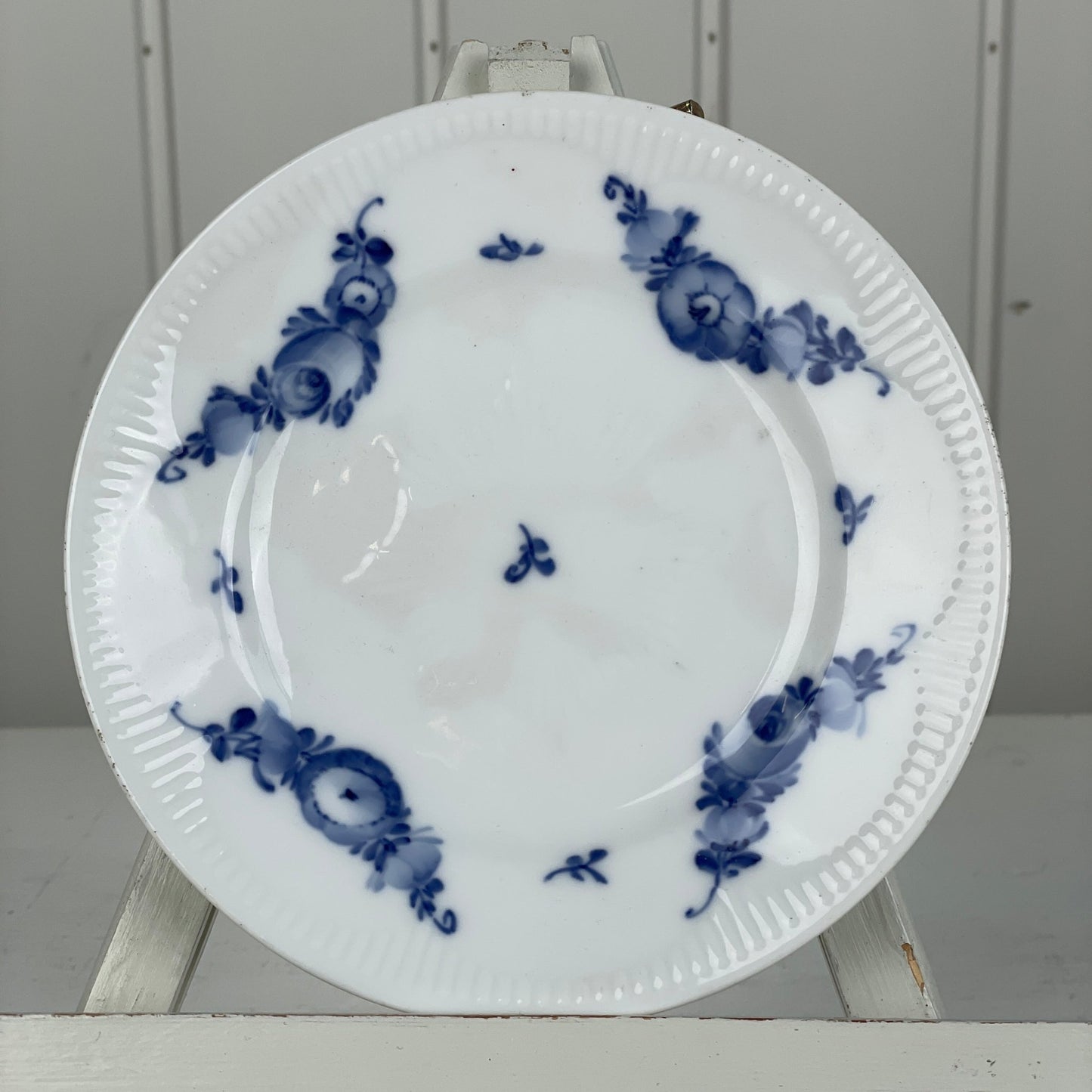 Royal Copenhagen Flettet Blomst sidetallerken - Mission Afrika Genbrug