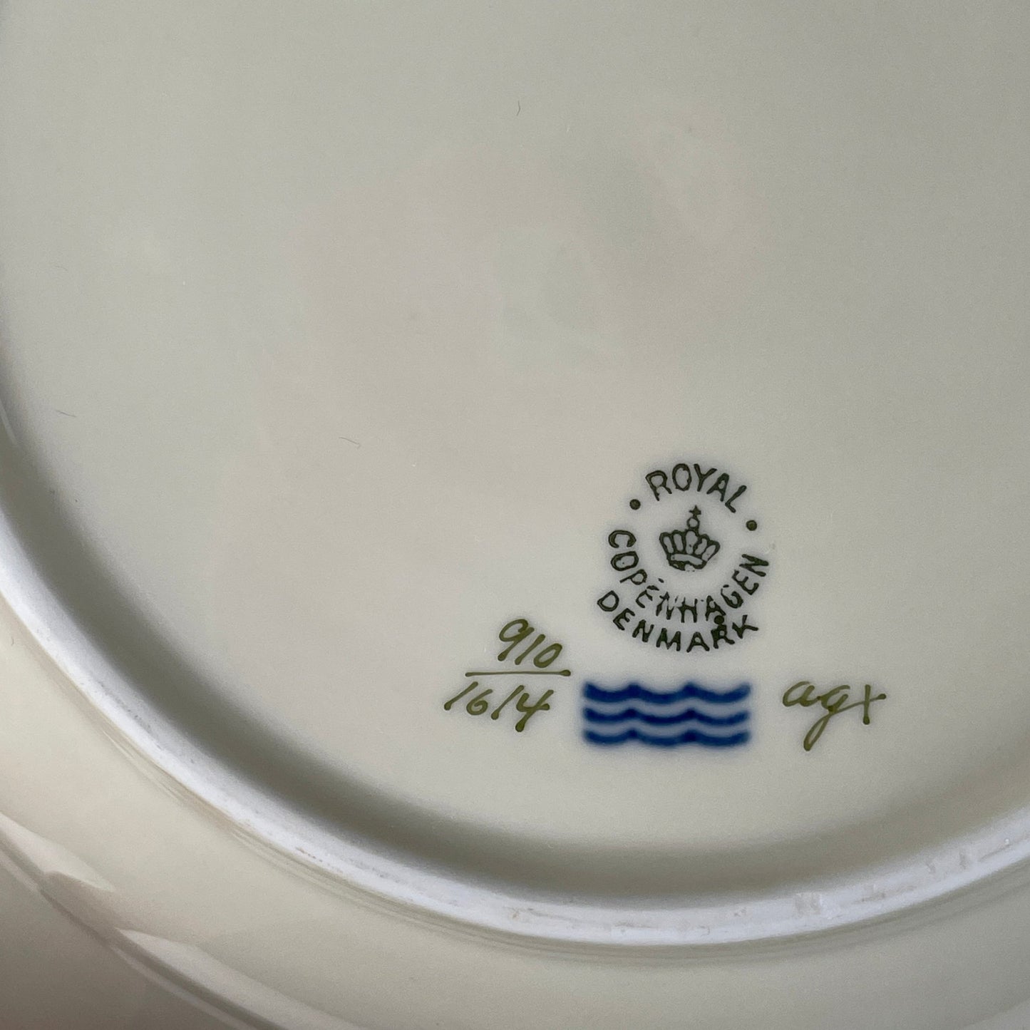 Royal Copenhagen “Frijsenborg” dyb tallerken - Mission Afrika Genbrug