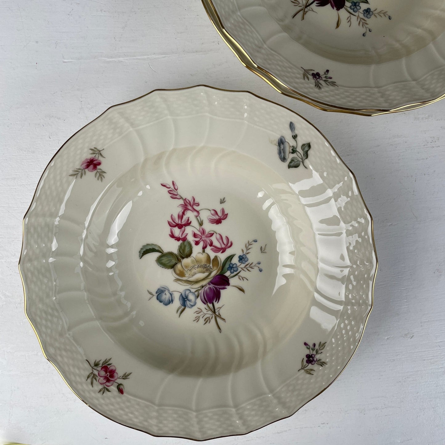 Royal Copenhagen “Frijsenborg” dyb tallerken - Mission Afrika Genbrug